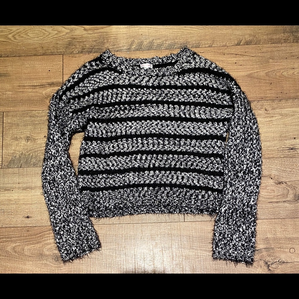 sweater - Picture 2 of 2